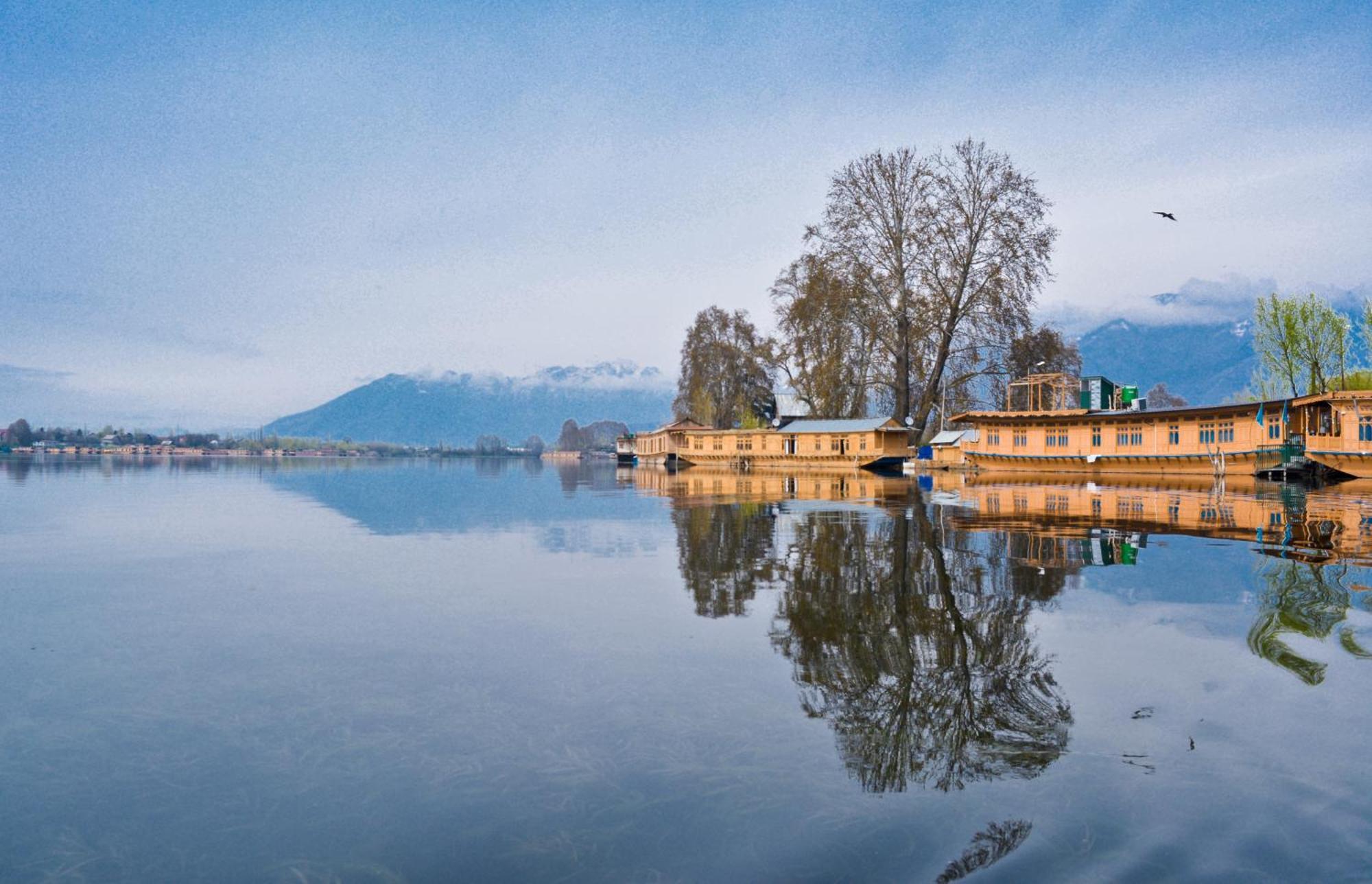 Golden Flower Heritage Houseboat Hotel Nagin Bagh Exterior photo